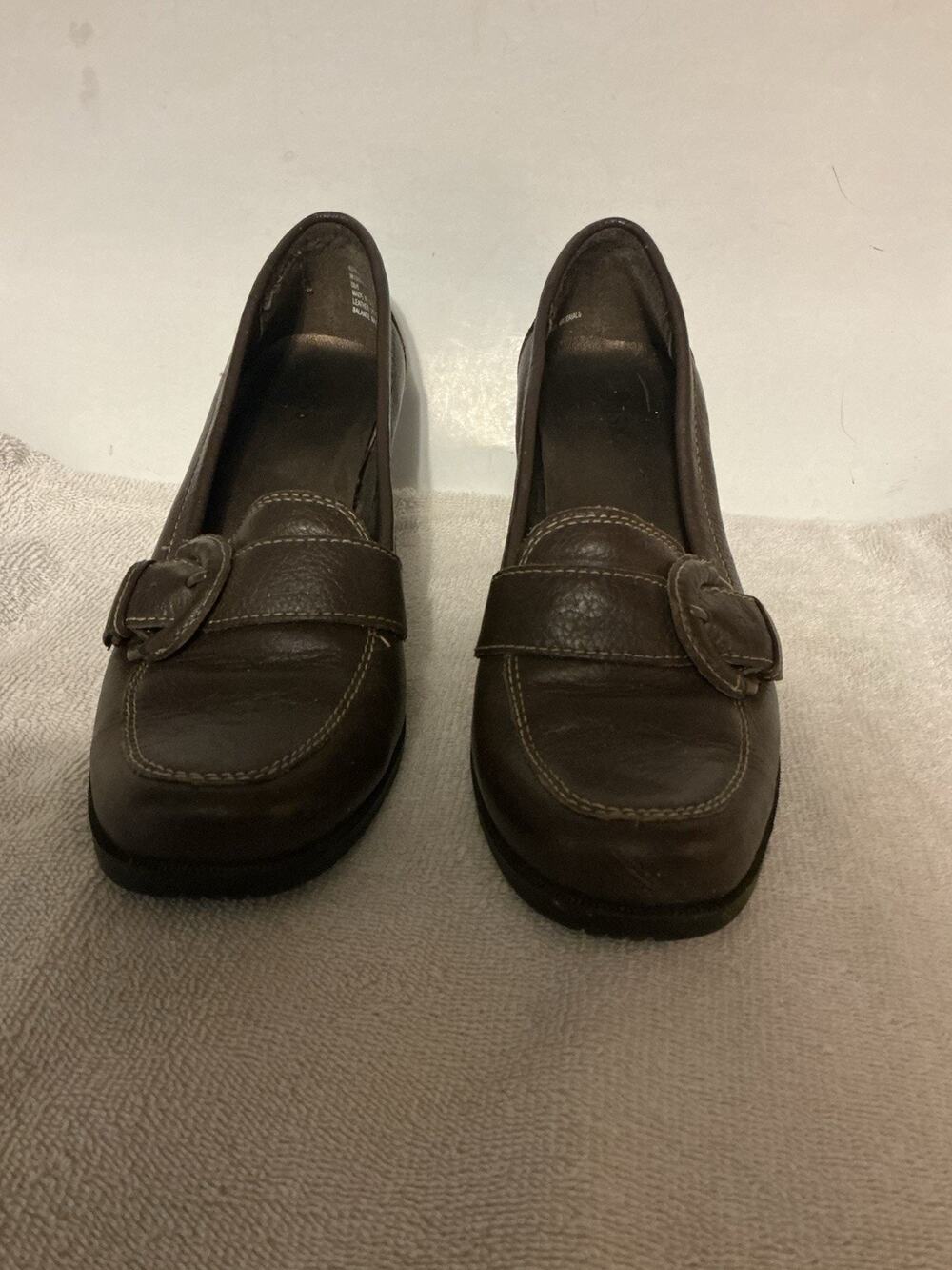 Women’s Bass Brown Leather Shoes Buckle Heeled Loafers Rounded Square Toe SZ 8M